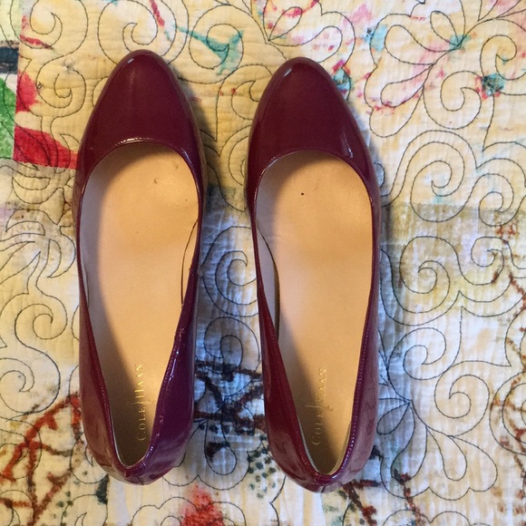 Burgundy patent leather Cole Haan platform pump - Picture 3 of 5